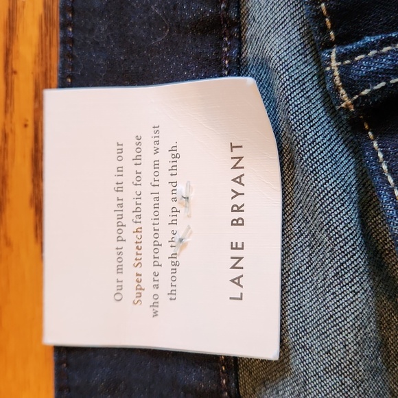 Lane Bryant Flex Magic Waistband Signiture Fit Mid-Rise Bermuda Jean Shorts - Picture 6 of 8